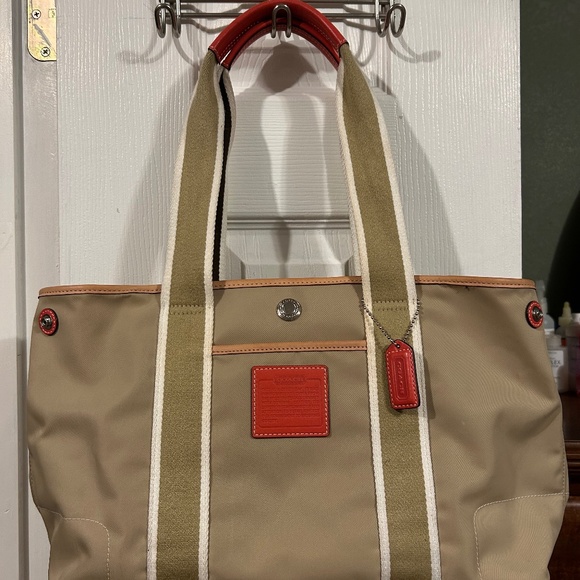 Coach Handbags - Coach tote